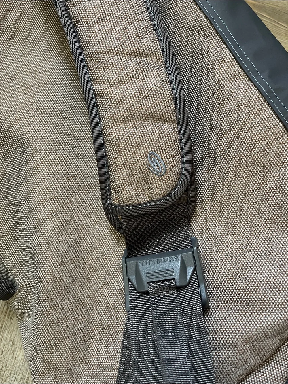 Timbuk2 Medium Messenger Bag Woven Tan & Gray - Clean and Excellent condition